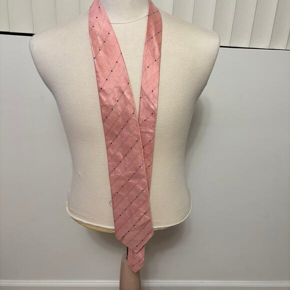 Hugo Boss 100% Silk Mens Pink Neck Tie Made In Italy 3.5"x56" - Picture 1 of 4